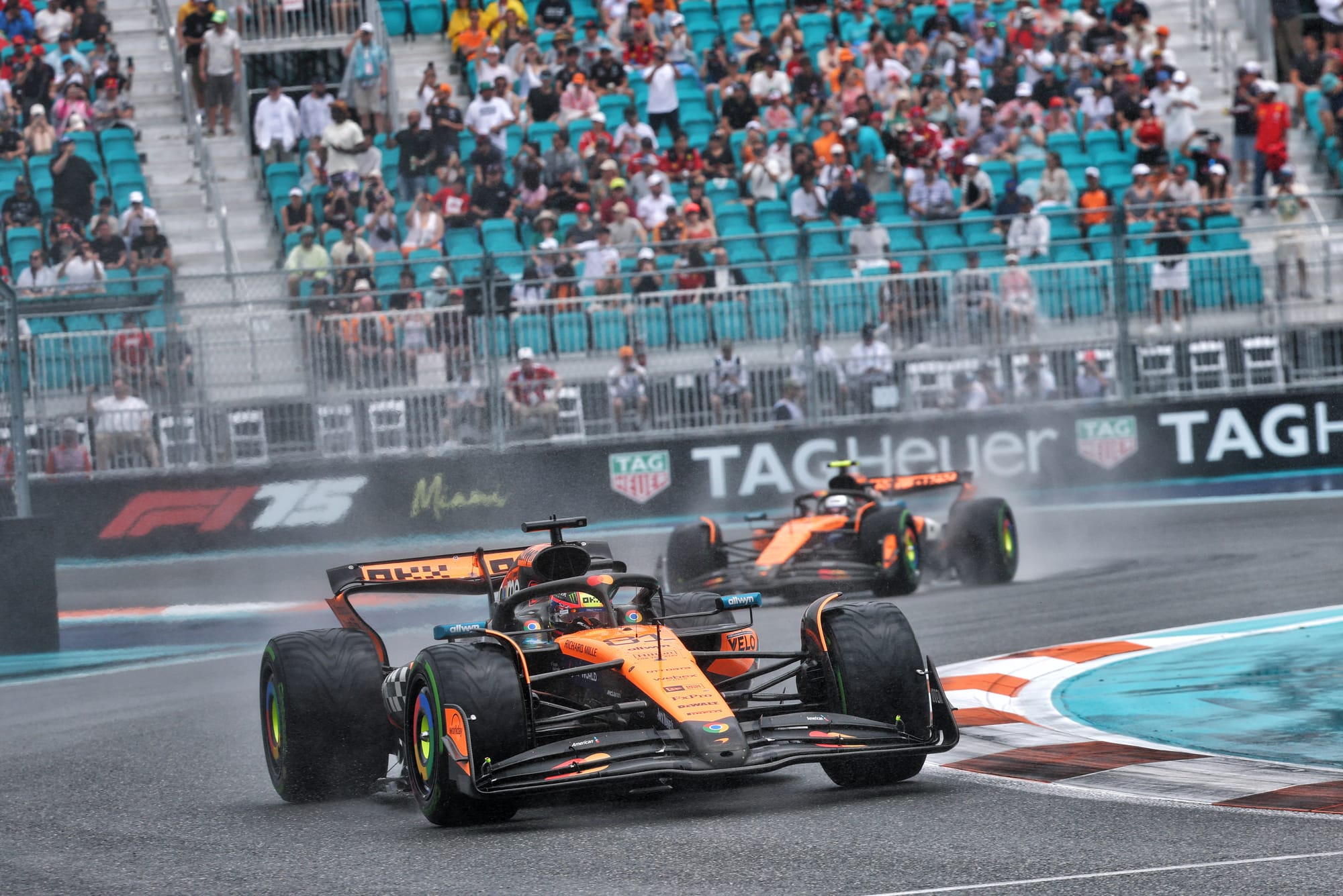 Oscar Piastri leads Lando Norris Miami F1 sprint 2025